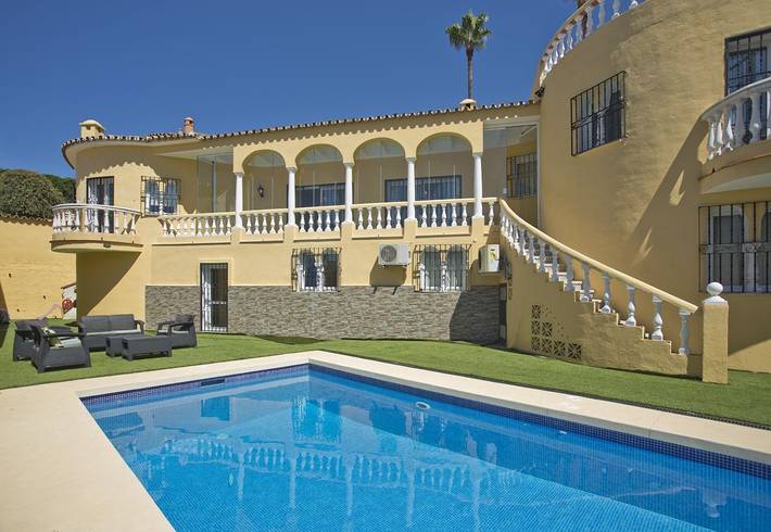 6 Bedroom Villa Vk, Private Heated Pool,Sleeps 16  in Playa El Chaparral - El Chaparral (Mijas), Mijas
