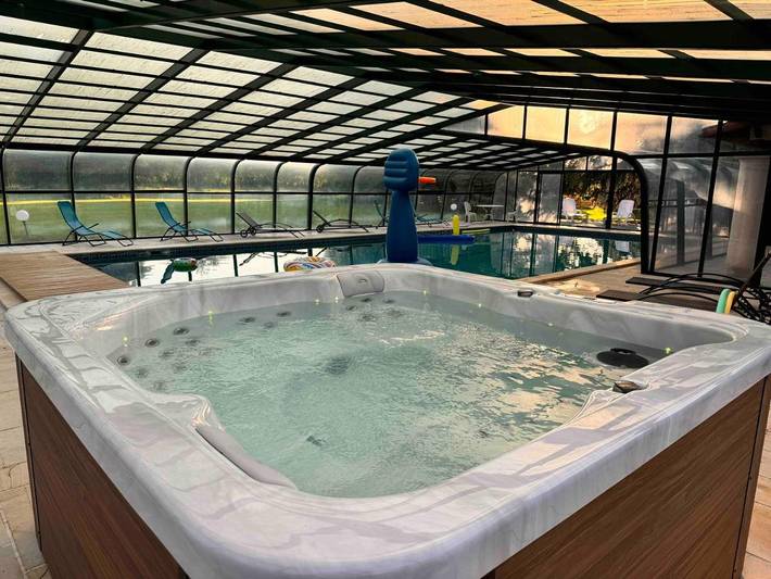 Location de vacances pour 15 personnes, avec jacuzzi ainsi que piscine et jardin à Pas-de-Jeu - 2