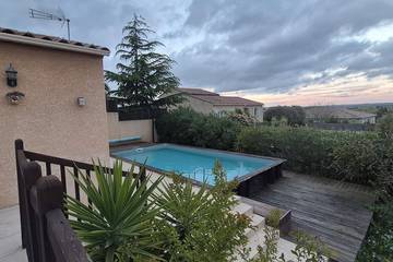 Gîte pour 8 personnes, avec terrasse et piscine, animaux acceptés à Ouveillan