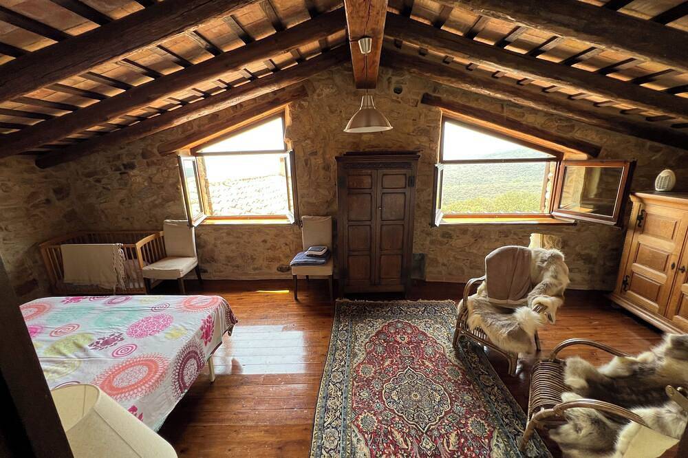Mas Ambras charming 1-bedroom bed & breakfast in Agullana that sleeps 2 adults in Darnius, Oberampurien