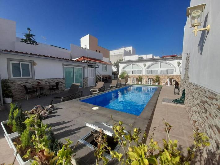 Appartement de vacances pour 4 personnes, avec piscine et terrasse
