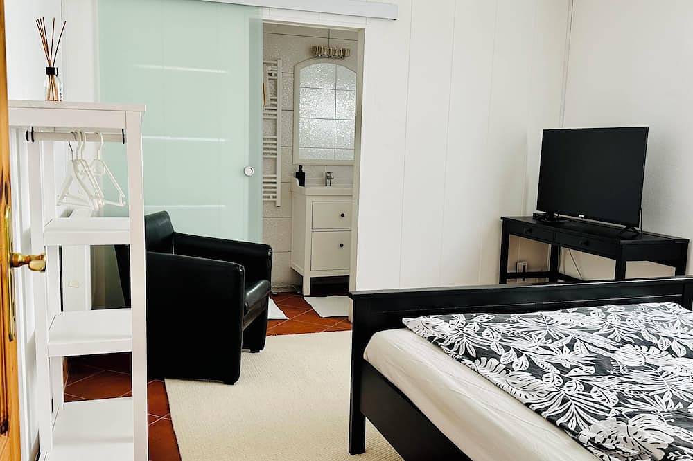 Ganze Wohnung, Charmante Eg Wohnung mit Aircon, Wlan, Smart-Tv im Grünen in Waldsee, Rheinebene
