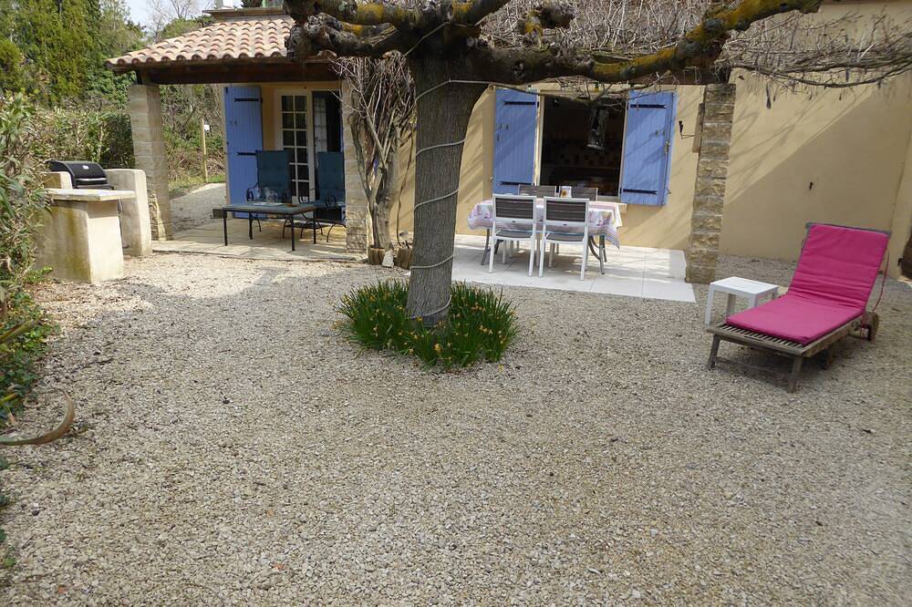 Autoservicio Casas rurales Apto para 1 ó 2 personas, en el corazón de la Provenza in Rognonas, Region de Arles