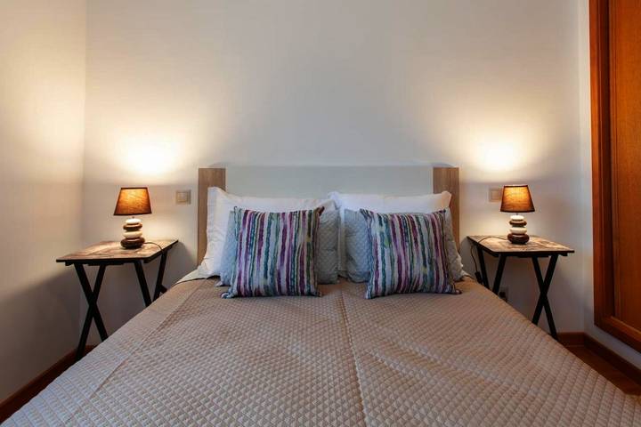 Location de vacances pour 6 personnes, avec piscine ainsi que vue et terrasse, animaux acceptés à Figueiró dos Vinhos - 4