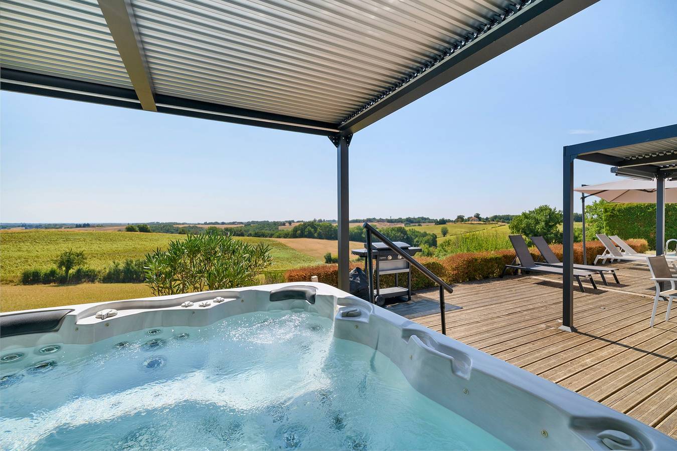 Maison de campagne avec piscine privée, spa, Wi-Fi et climatisation à La Salvetat-Belmontet in La Salvetat-Belmontet, Tarn-et-Garonne
