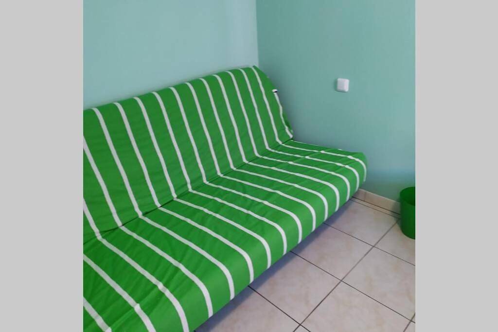 Appartement entier, Apartment - Ground Floor in Le Breuil-sur-Couze, Région de Besse-et-Saint-Anastaise