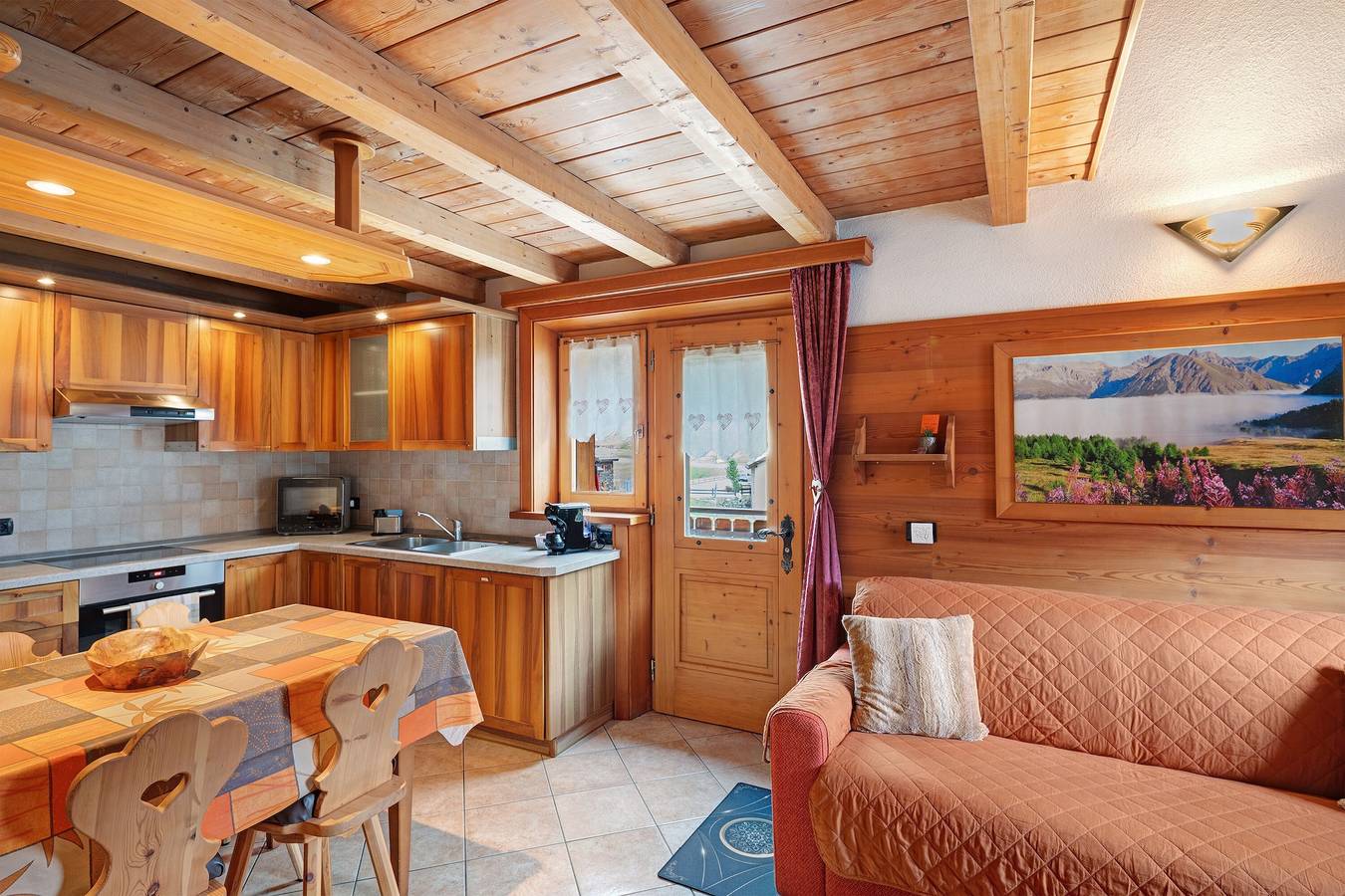 Casa vacanze Baita sulle Alpi, vista montagne, giardino, terrazza, barbecue e Wi-Fi in Livigno (Borgo), Livigno