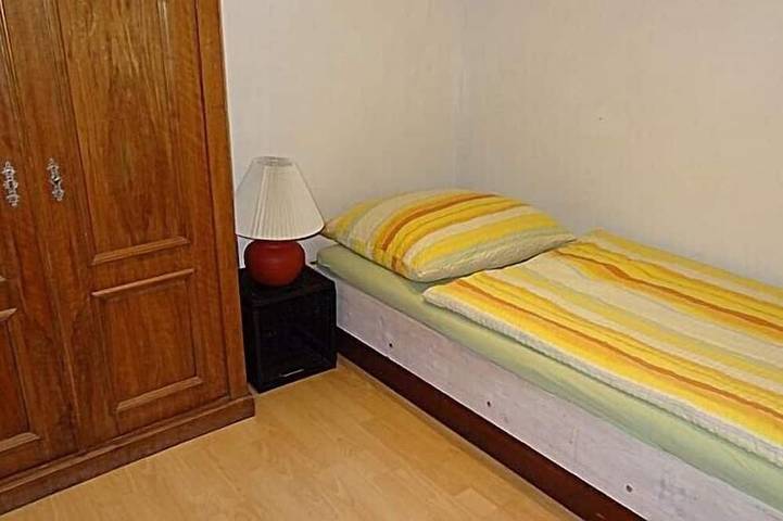Ferienwohnung für 5 Personen, mit Balkon/Terrasse und Whirlpool sowie Terrasse und Garten in Sinsheim - 4