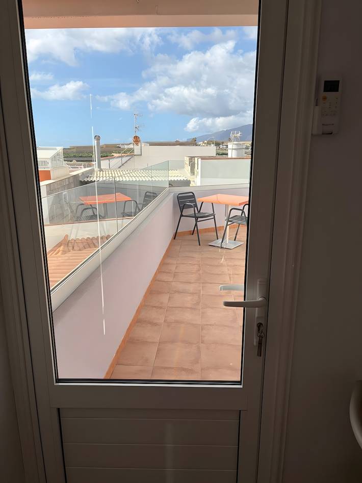 Apartamento entero, Apartamento vacacional 'Tmg Terrazas Del Sol 2' con vistas al mar, Wi-Fi y aire acondicionado in Fonsalia, Guía de Isora