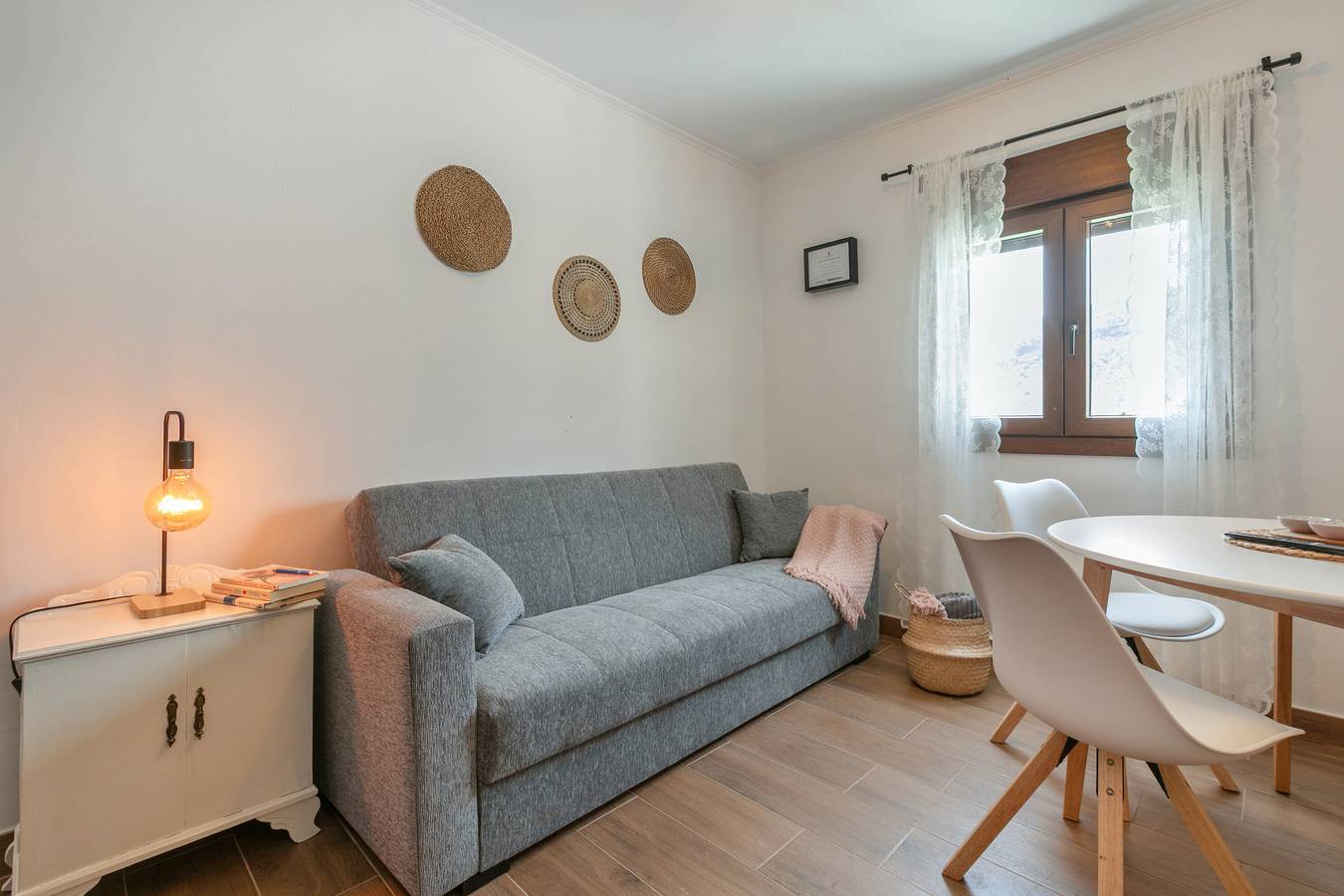 Apartamento entero, Vacaciones 'El Hogar De Ireneo A' con vistas al mar, terraza privada y Wi-Fi in El Riego, Güímar