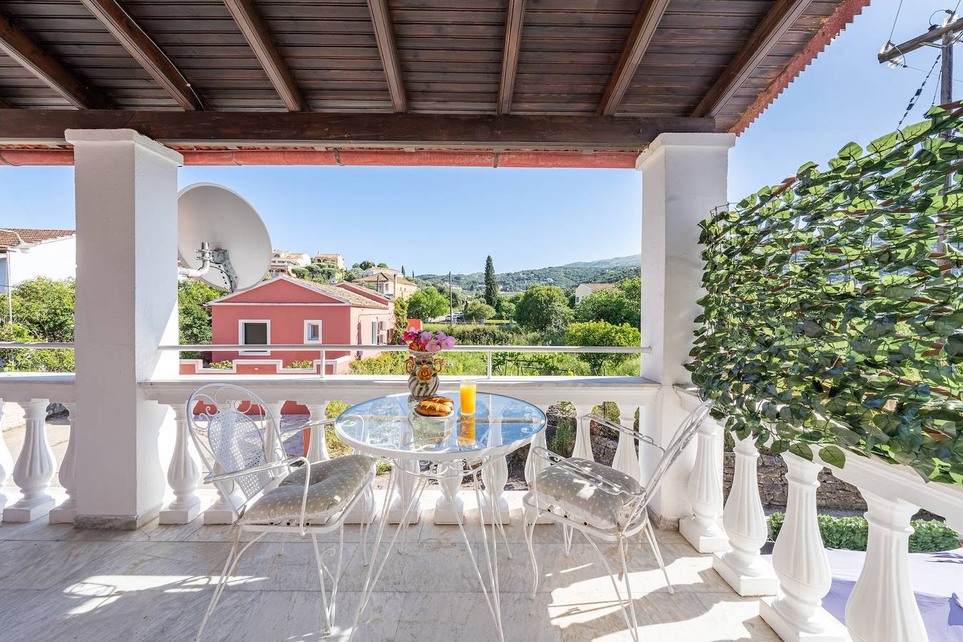 Ganze Wohnung, Apartment „Kassiopi 2“ mit Bergblick, Wlan und Klimaanlage in Kassiopi, Korfu