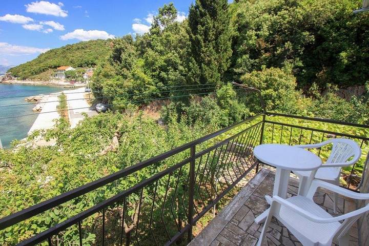 Apartament wakacyjny dla 14 osób, z balkon/ taras w Trpanj