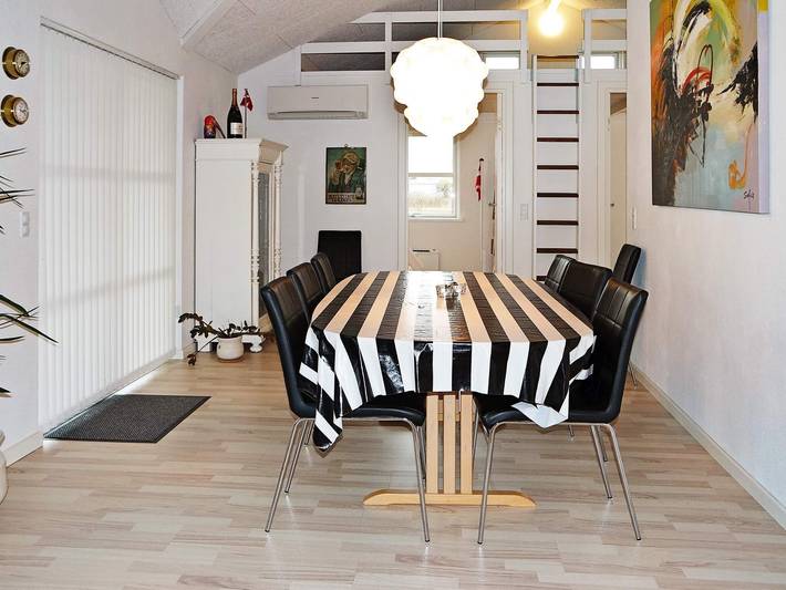 Ferienhaus für 10 Personen, mit Whirlpool und Terrasse sowie Garten am Mariagerfjord - 4