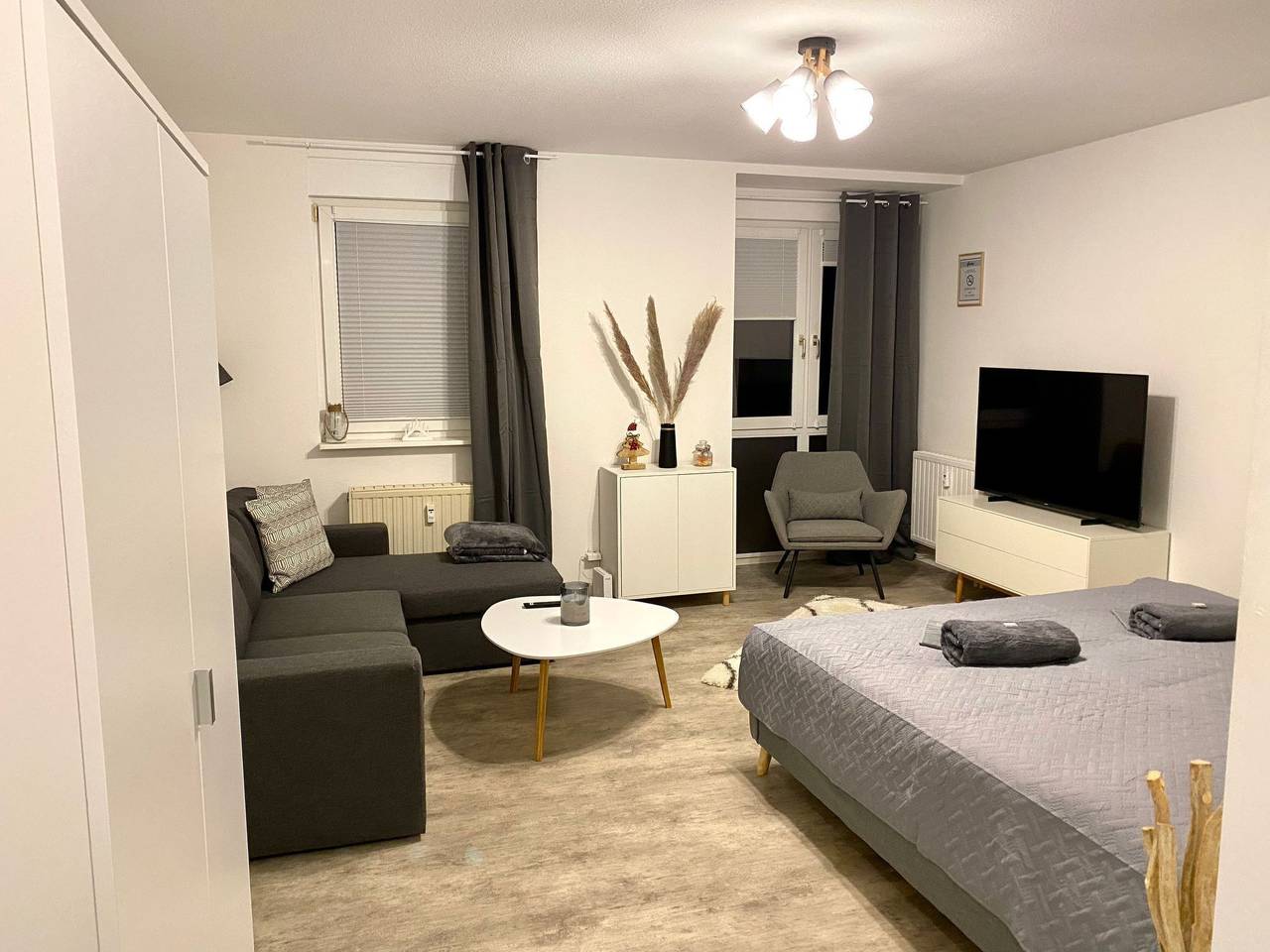 Geheel appartement, Moderne und gemütliche Ferienwohnung in Zwickau free Wifi und Netflix in Zwickau (stad), Chemnitz (region)