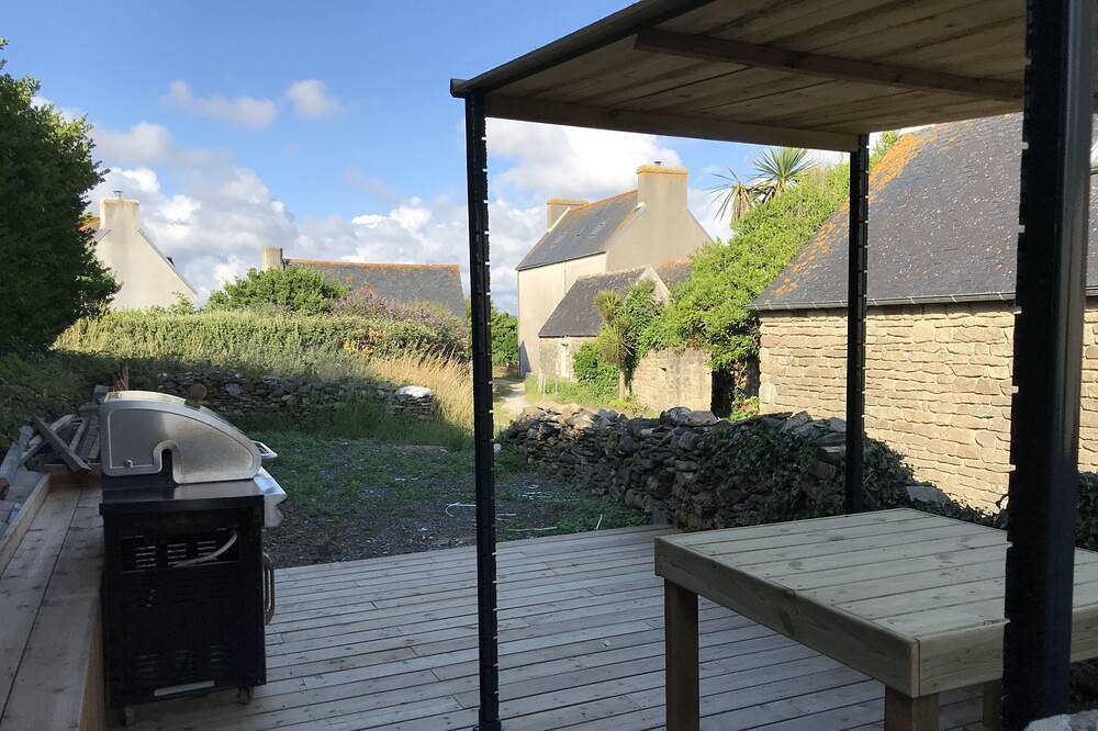 Location Longère Typique à 150m de la Plage Pour trois personnes . in Penhors, Pouldreuzic