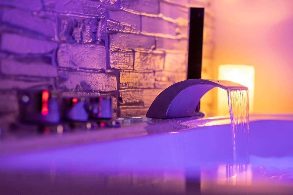 Villa with Private Pool in Casal Morena, Roma