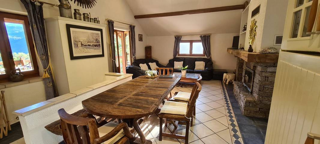 Gîte pour 4 personnes, avec terrasse et jardin à Ercé - 2