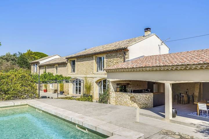 Location de vacances pour 8 personnes, avec piscine à Uchaux