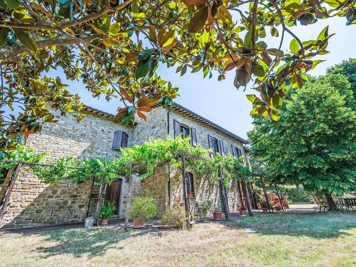 Vakantiehuis voor 4 personen, with tuin and uitzicht op het meer as well as zwembad, met huisdier in Perugia