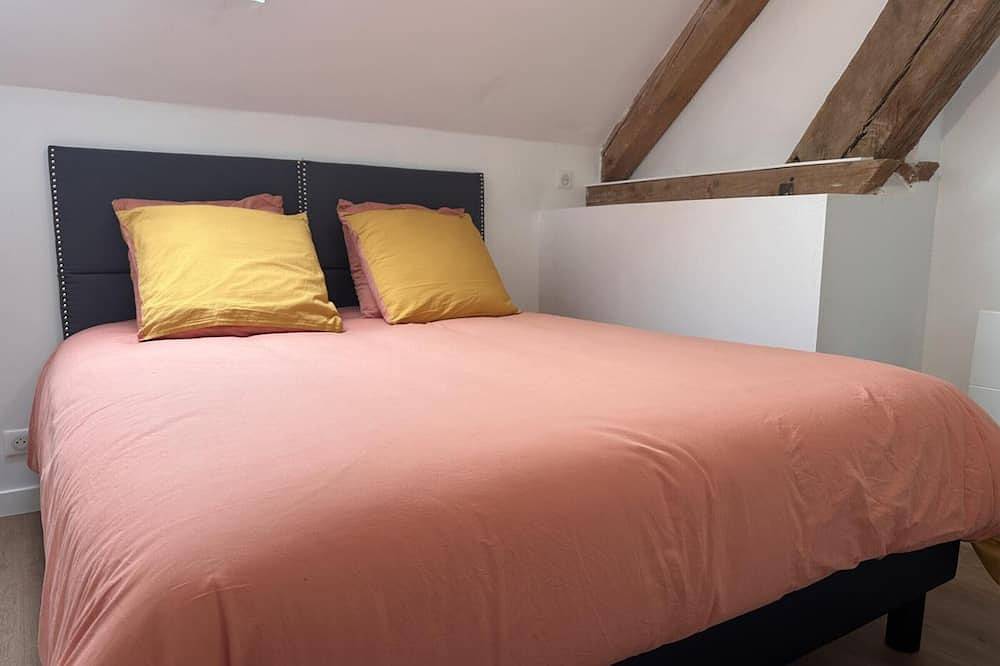 Gîte Campagnard avec Wifi et Animaux Acceptés in Saint-Bonnet-de-Four, Région de Montluçon