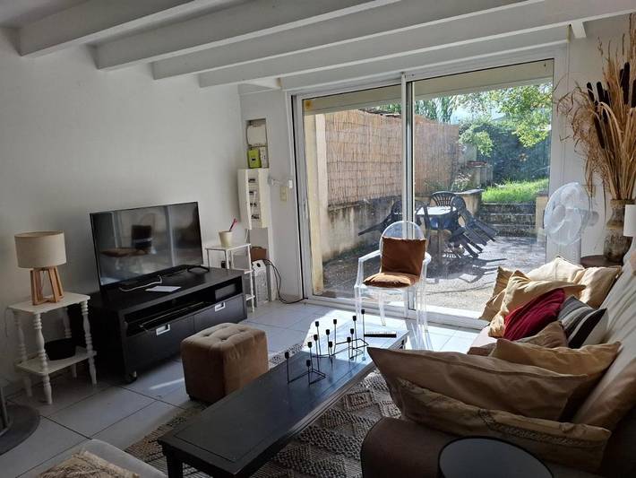 Location de vacances pour 6 personnes, avec vue et jardin à Nérigean - 3