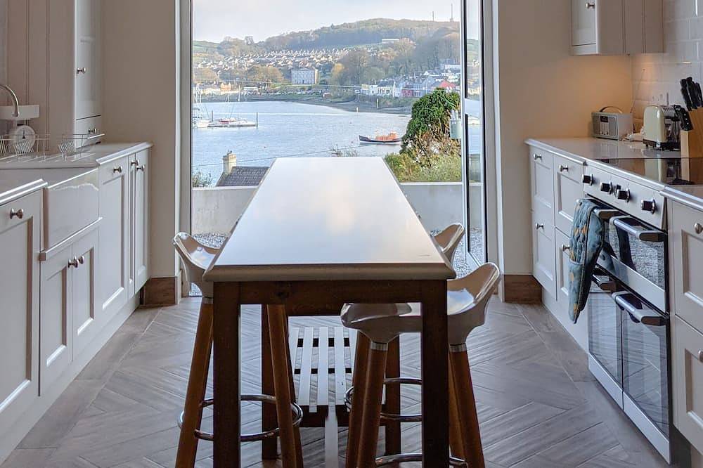 Holiday Home for 9 People in County Cork, Munster