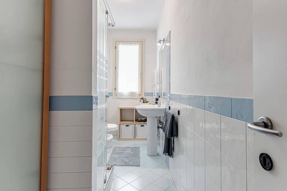 Entire apartment, Apartment 'Timo Loft, Empoli' with Balcony and Wi-Fi in Empoli, Florence Province