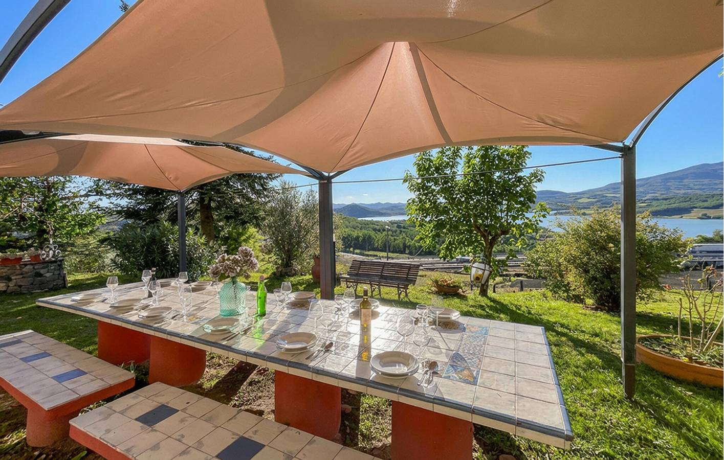 Rückzugsort am Fluss mit Garten und Parkplatz, in der Nähe des Sees in Pieve Santo Stefano, Valtiberina