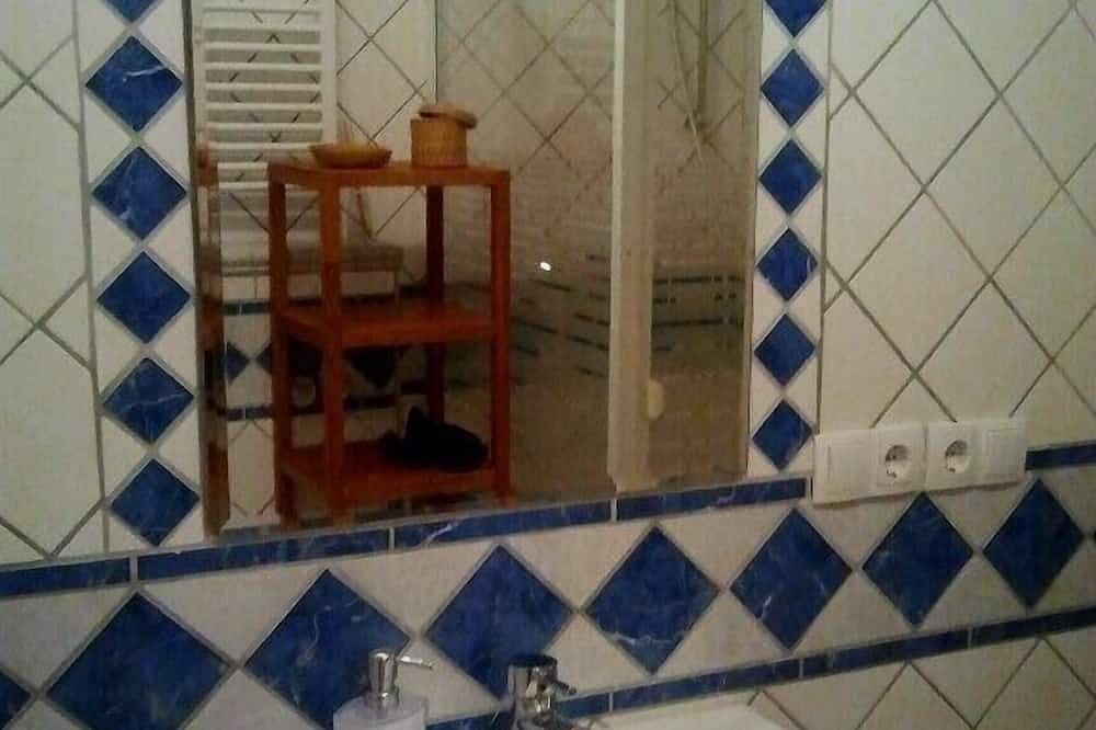 Ganze Wohnung, Charmante Gartengeschoss-Wohnung mit 95m² in Altbau-Villa, 20 Min. zum Hbf./City in Rahlstedt Hamburg, Hamburg