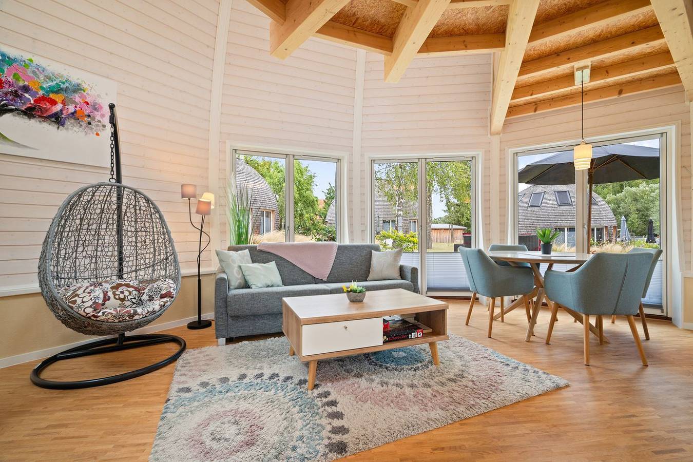 Kugelhaus Nordlichter – wohngesund mit Lehm & Seegras, Wohnküche, 2 Bäder, Terrasse am Tollensesee in Tollensesee, Penzlin