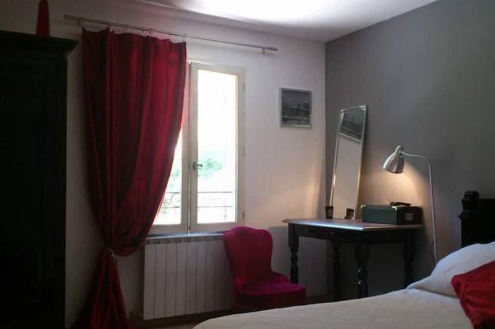 Location de vacances pour 15 personnes, avec jardin et terrasse, animaux acceptés à Cheval-Blanc - 4