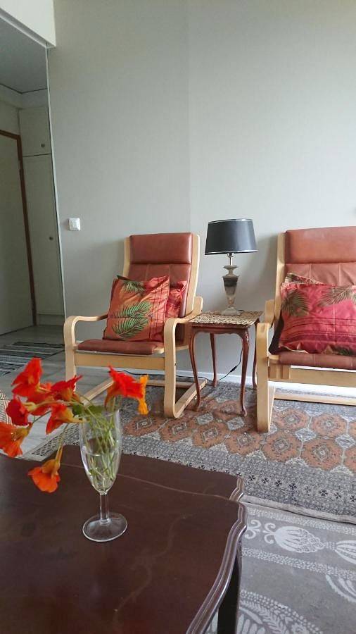 Ferienwohnung für 2 Personen, mit Balkon und Terrasse sowie Garten und Seeblick in Keuruu
