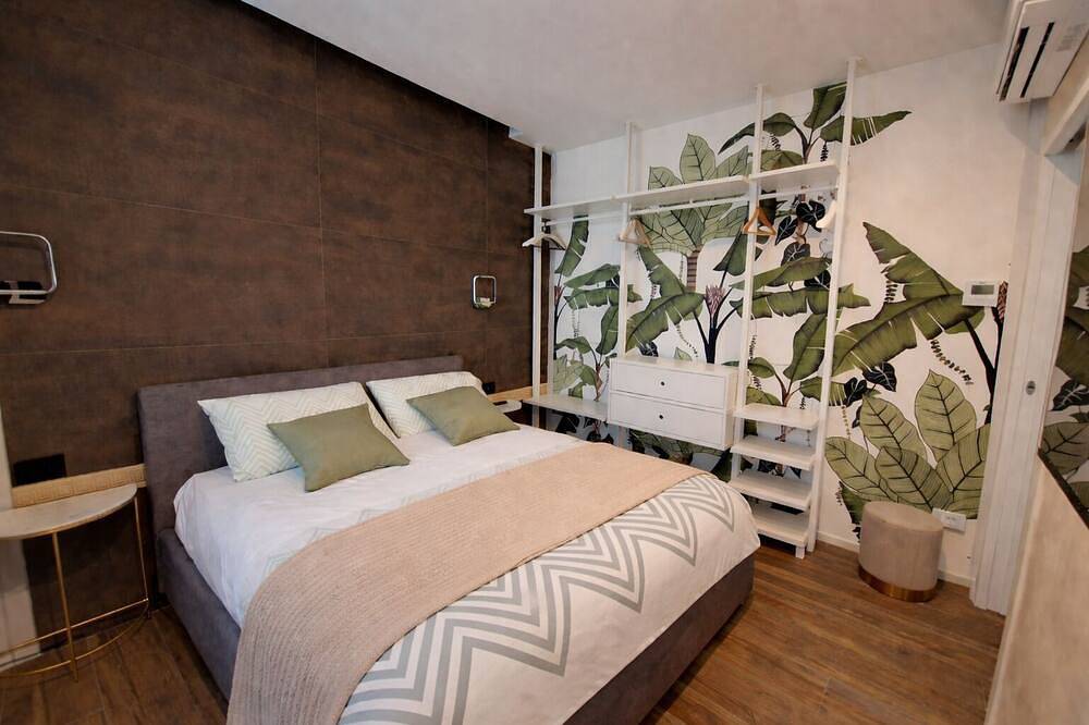 Entire apartment, Vr House: cozy apartment 15 minutes from Milan and 5 minutes from Rho Fiera in Rho, Milan Province