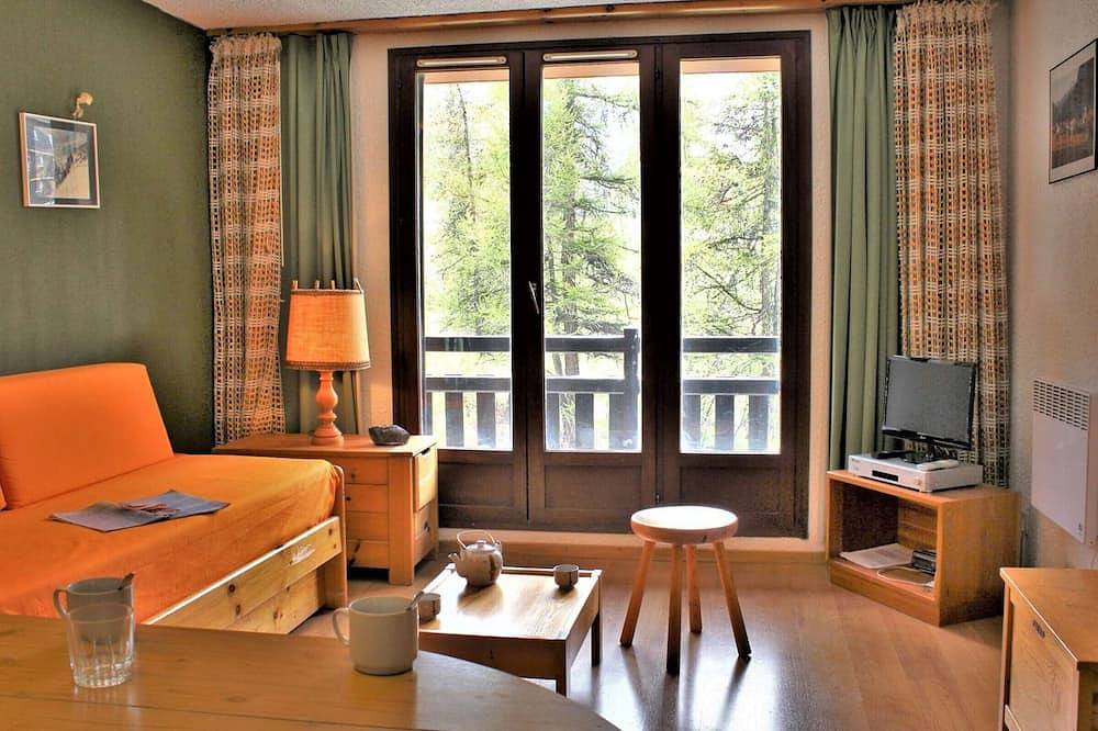 Apartamento entero, Estudio acogedor en montaña para 4, Risoul 1850, en calma y a pie de pistas in Station de Risoul, Risoul