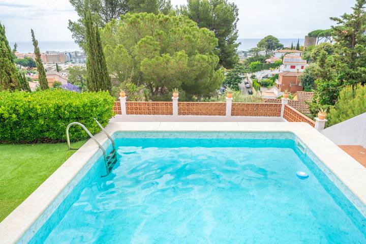 Ferienhaus für 5 Personen, mit Balkon und Terrasse sowie Garten in Santa Susanna - 2