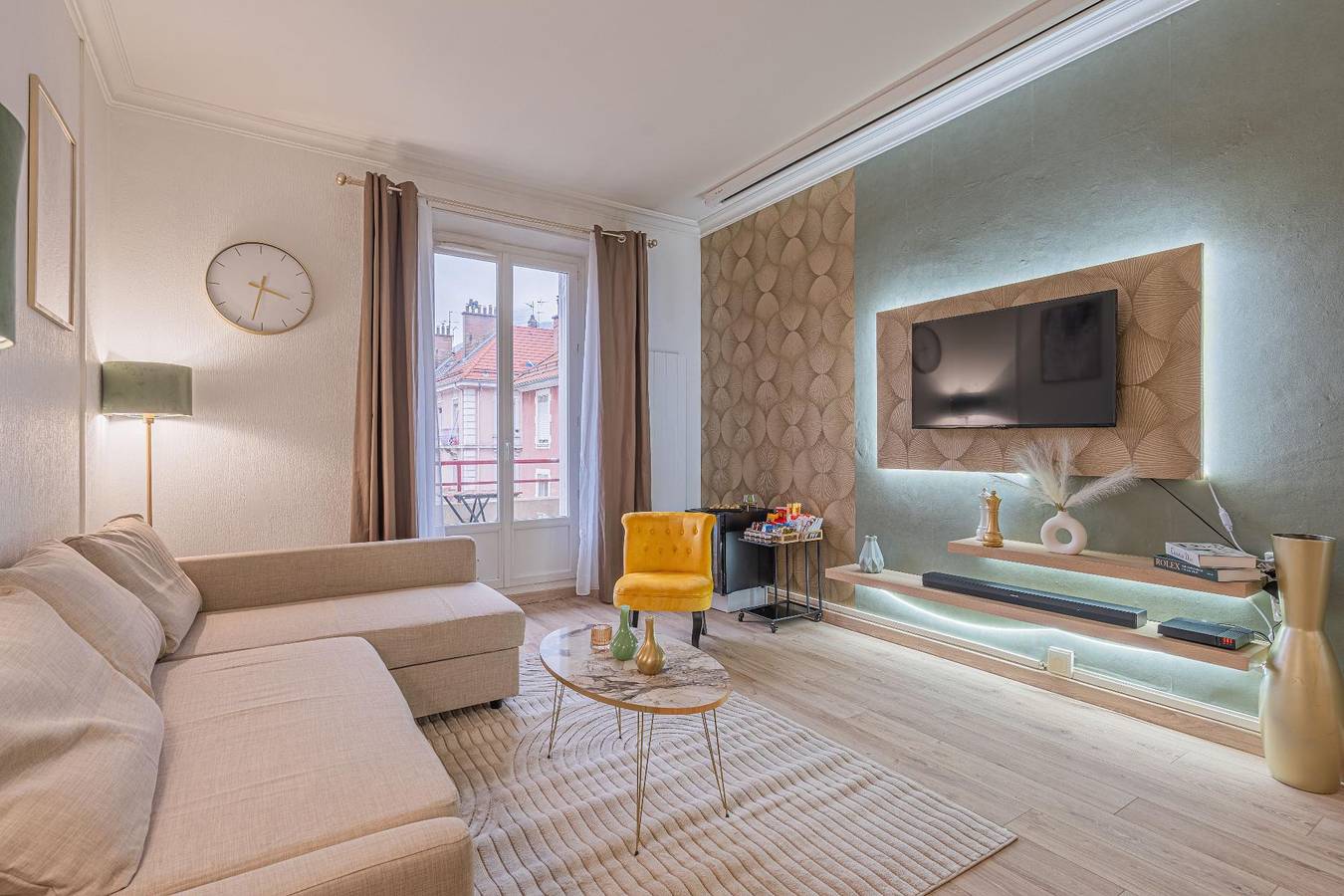 Ganze Ferienwohnung, Ferienwohnung für 4 Personen mit Balkon in Grenoble, Isère