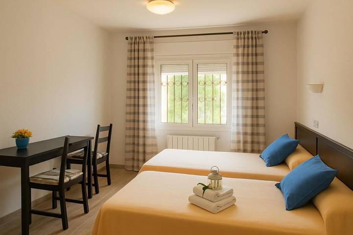 Alojamiento y desayuno para 2 personas, con Balcón y Terraza además de Jardín y Piscina en Palafrugell