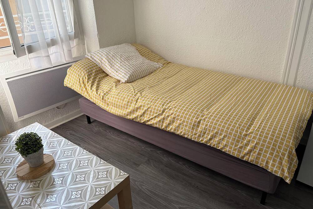 Apartamento entero, Metre walk from the spa, superb bright T1bis 3-person apartment in Eugénie-les-Bains, Landes