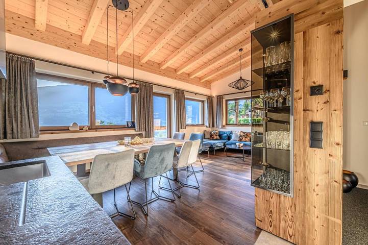 Chalet für 9 Personen, mit Whirlpool und Sauna sowie Garten, kinderfreundlich in Kaltenbach - 4