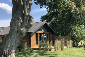 Location de vacances pour 2 personnes, avec terrasse et jardin à Plescop