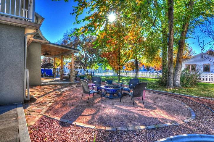 Vacation rental for 8 people, with yard and sauna as well as hot tub and balcony, with pets in Grand Junction