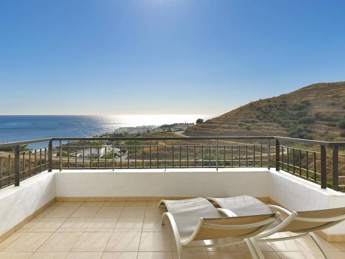 Apartamento entero, Apartamento de 2 dormitorios vista mar lateral in Torrox Costa, Torrox