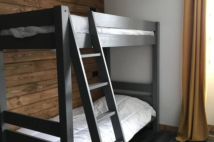 Gîte pour 10 personnes, avec balcon et jardin à Sarcenas - 2