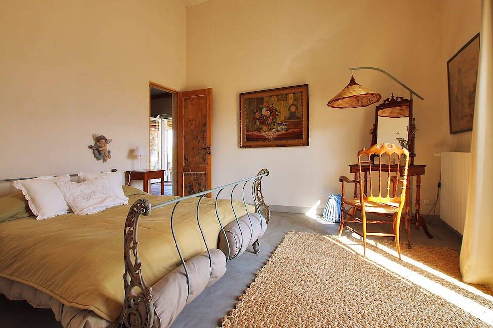 Villa con piscina privada y amplio jardín en el campo tranquilo cerca del mar in Campofelice di Roccella, Provincia de Palermo