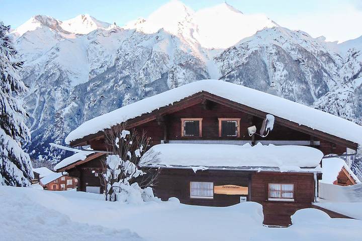 Ferienhaus für 7 Personen, mit Balkon und Ausblick in Grächen
