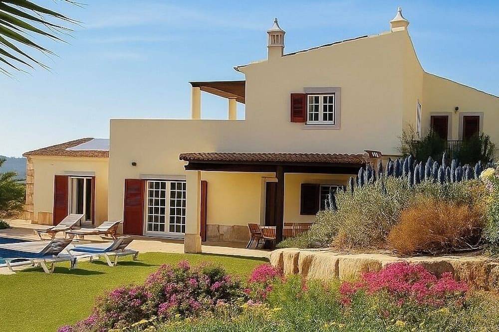 Wonderful villa with beautiful view of the mountains in Faro, Faro Distrikt