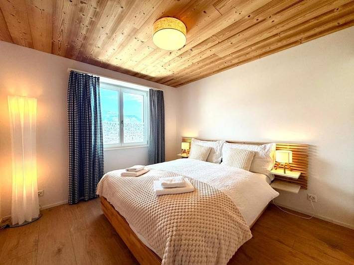 Ferienwohnung für 3 Personen, mit Terrasse und Ausblick sowie Seeblick in Leissigen