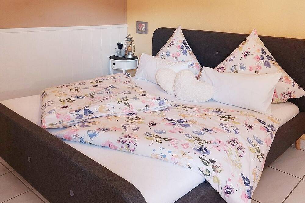 Ganze Wohnung, 2-Bettwohnung Rosengarten - Ferienwohnungen Naheliebe in Kirn, Pfälzer Bergland