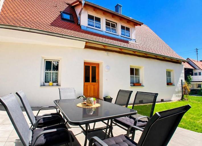 Ferienhaus für 14 Personen, mit Balkon und Terrasse sowie Garten und Ausblick in Eggolsheim