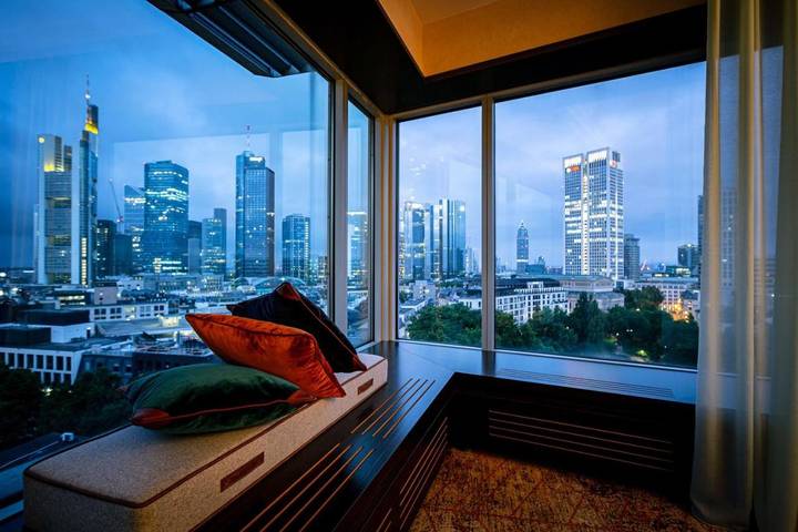Hotel für 2 Personen, mit Sauna und Terrasse sowie Pool und Whirlpool, mit Haustier in Frankfurt